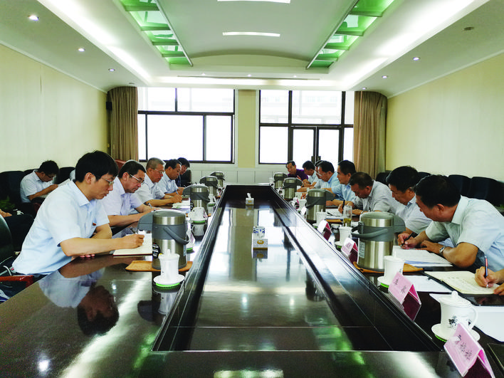 李正印與省工信廳負責同志座談交流